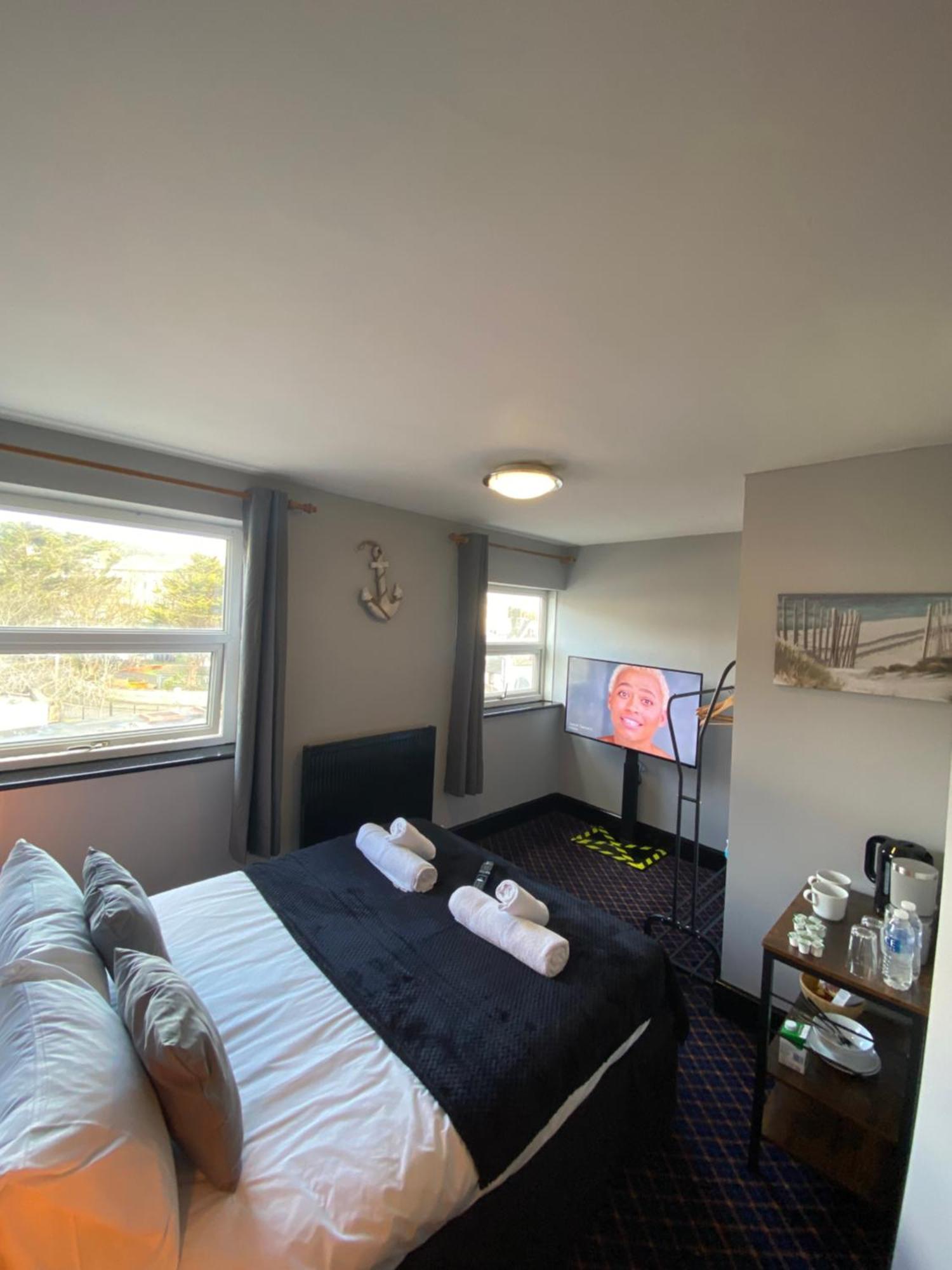 Bay View Rooms At Mentone Hotel Weston-super-Mare Exterior photo