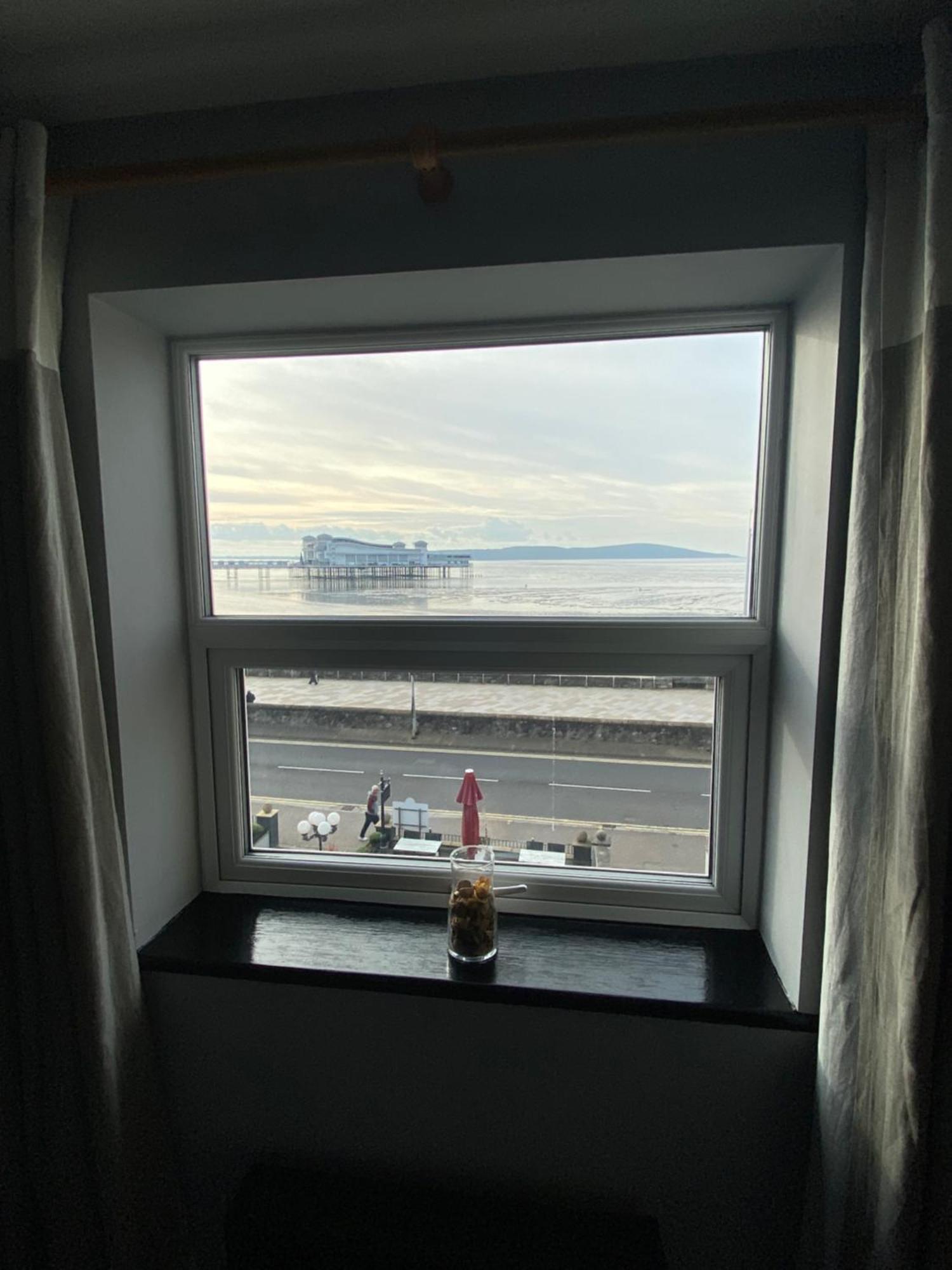 Bay View Rooms At Mentone Hotel Weston-super-Mare Exterior photo